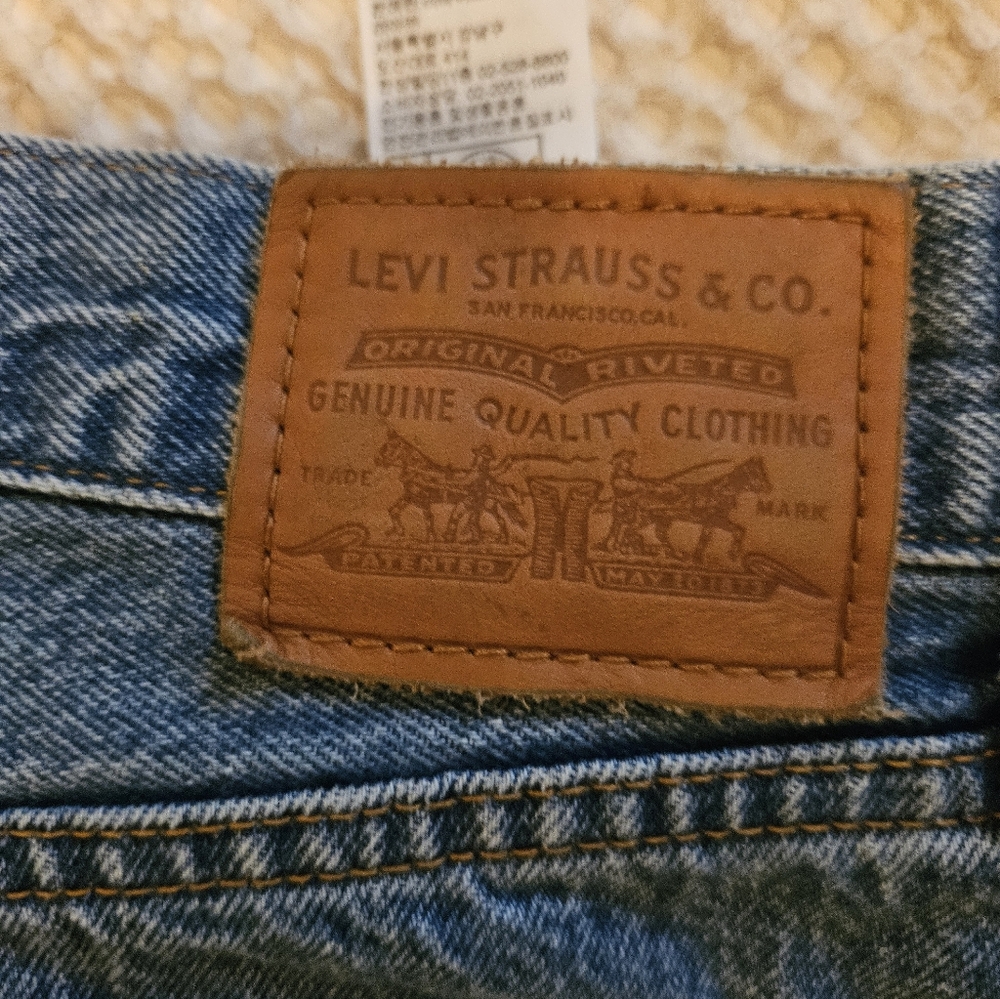 Levi's Classic Denim Jeans with Brown Patch